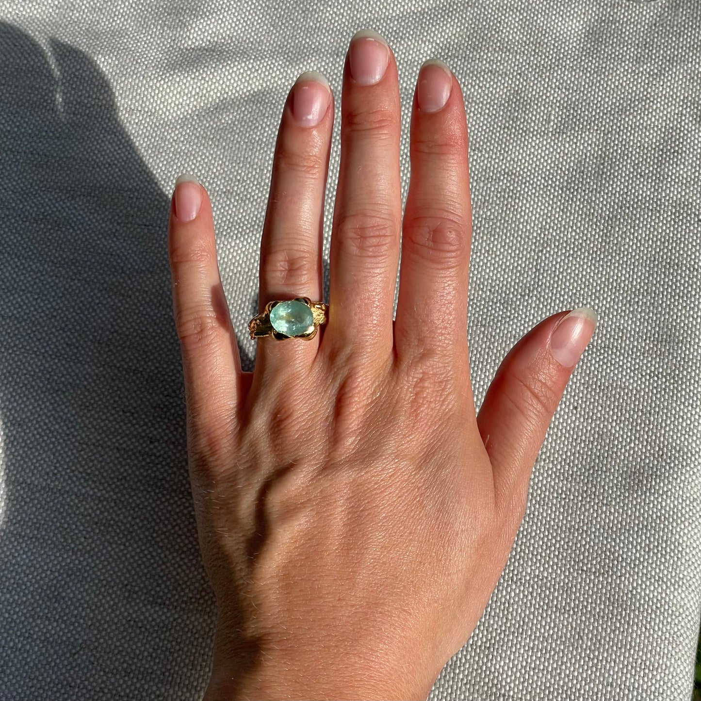 OVAL AQUAMARINE