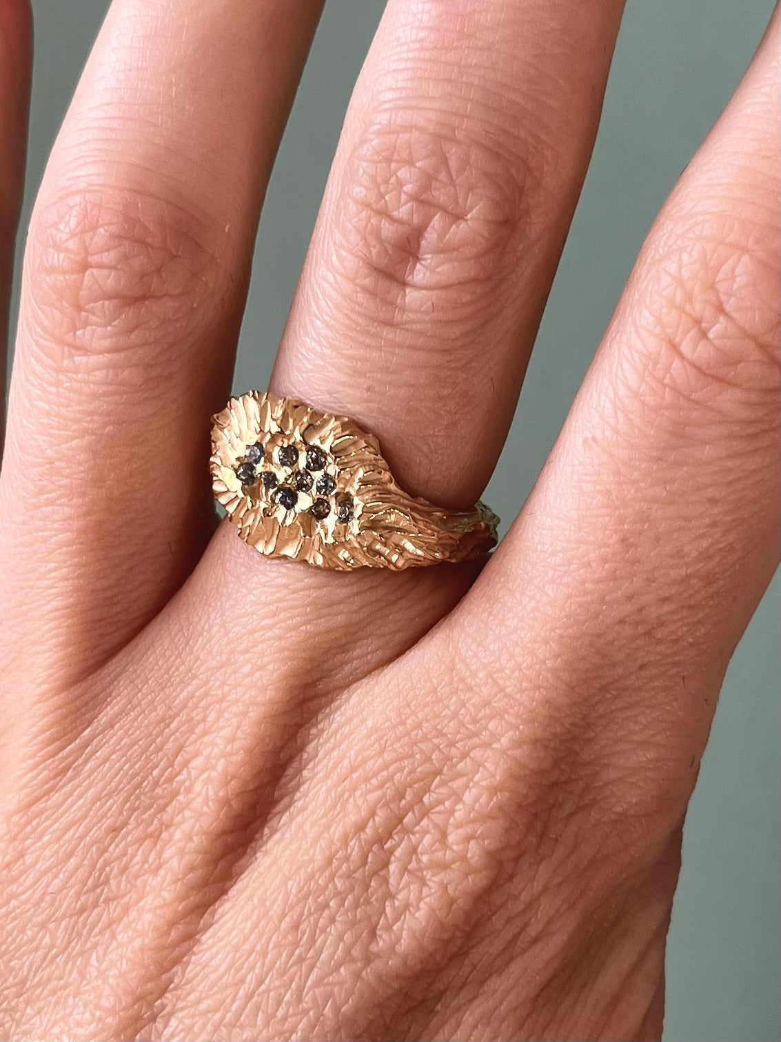 CLUSTER OF SAPPHIRES