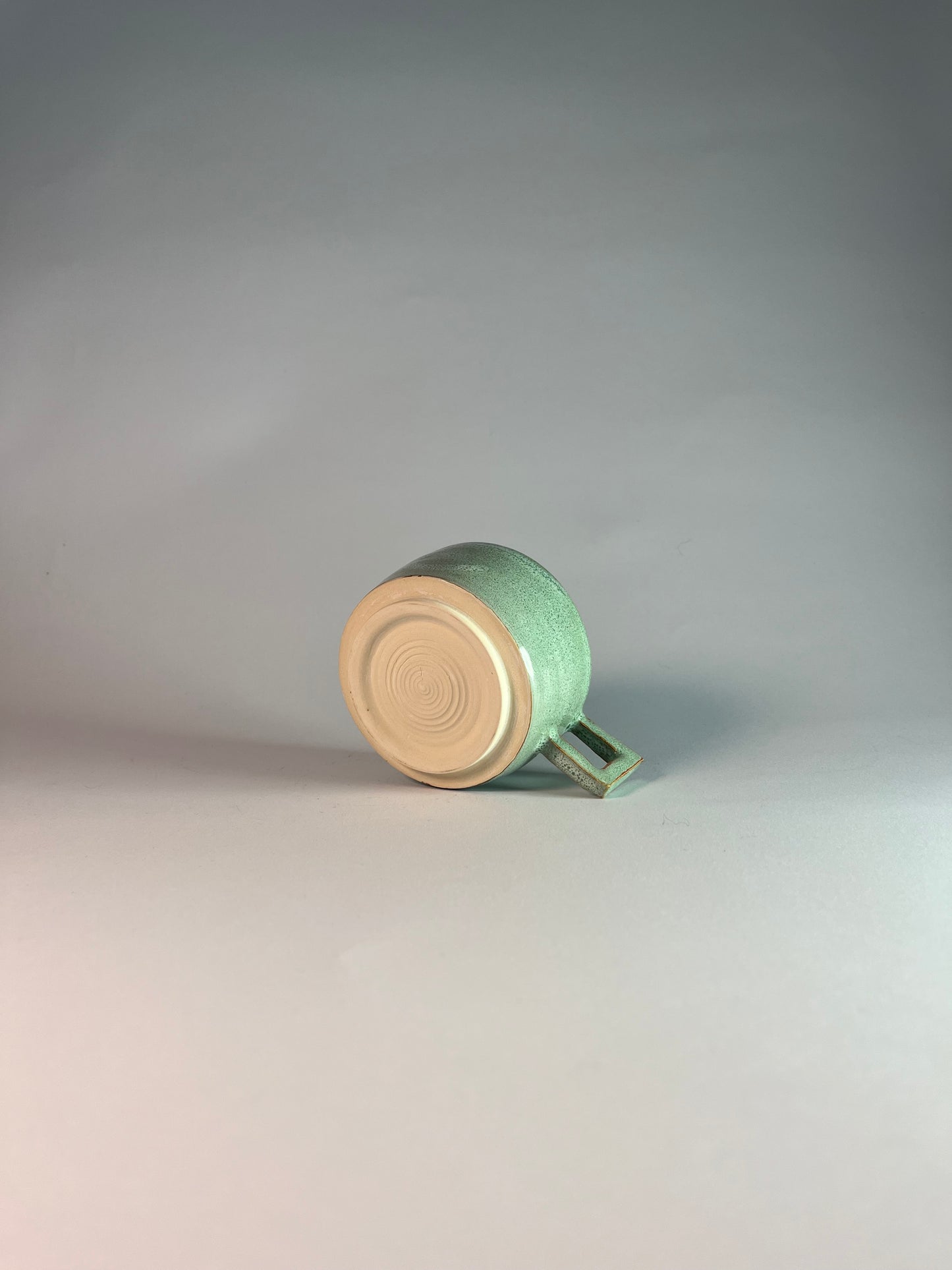 MINT GREEN CUP W. HANDLE