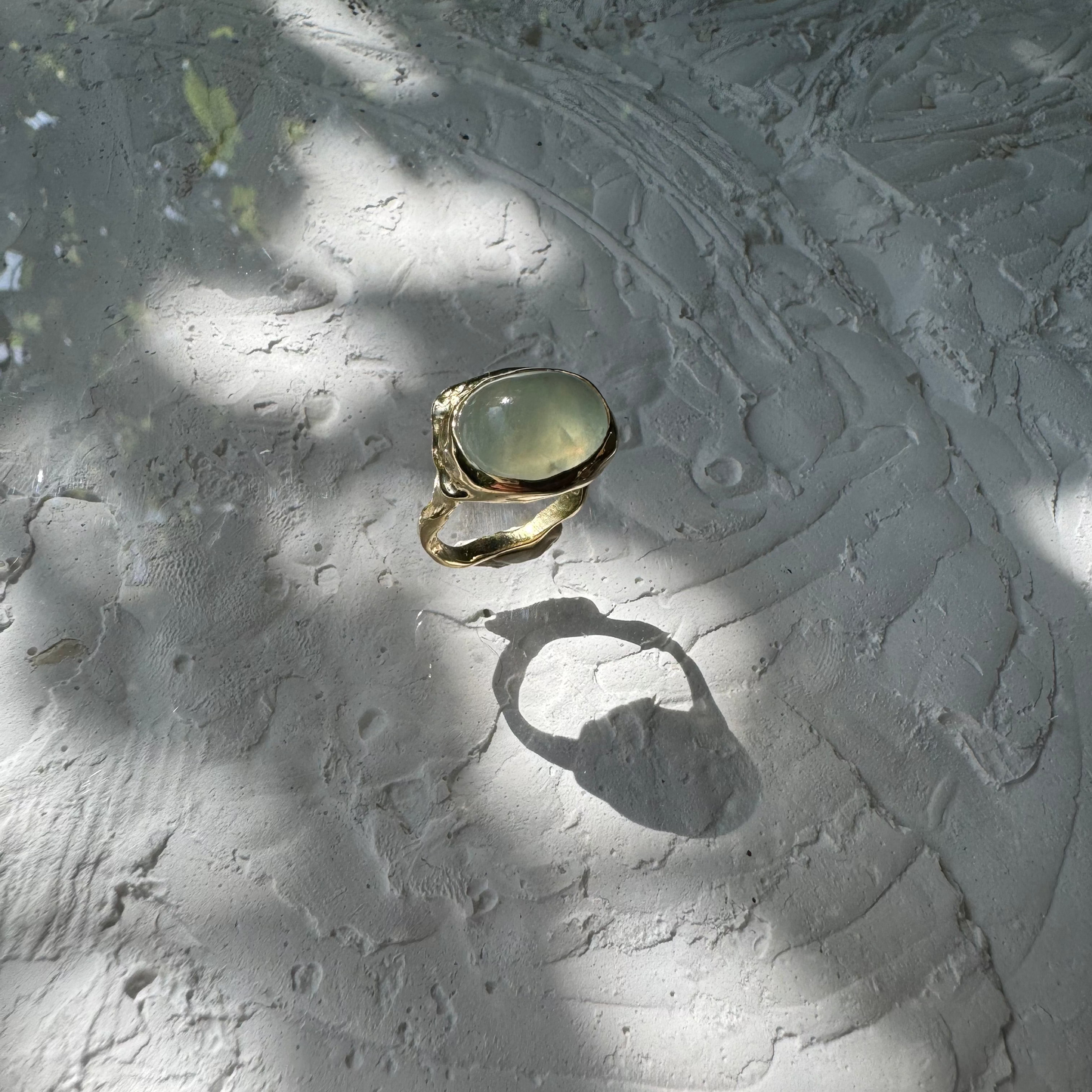 PREHNITE CABOCHON