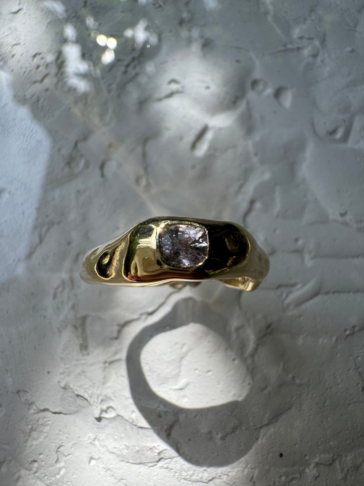 WHITE SPINEL