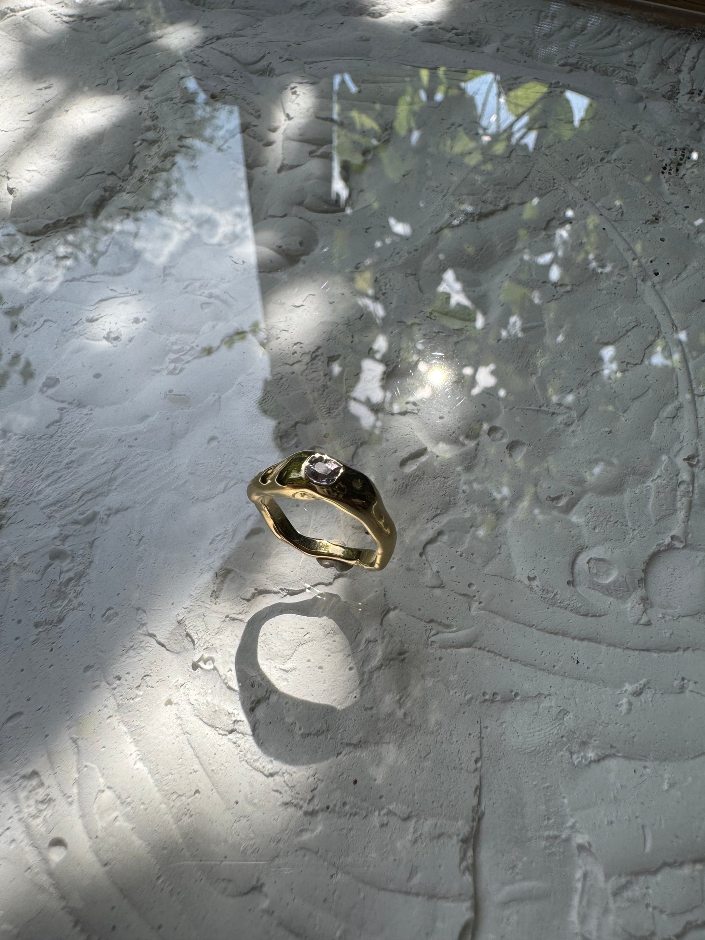 WHITE SPINEL