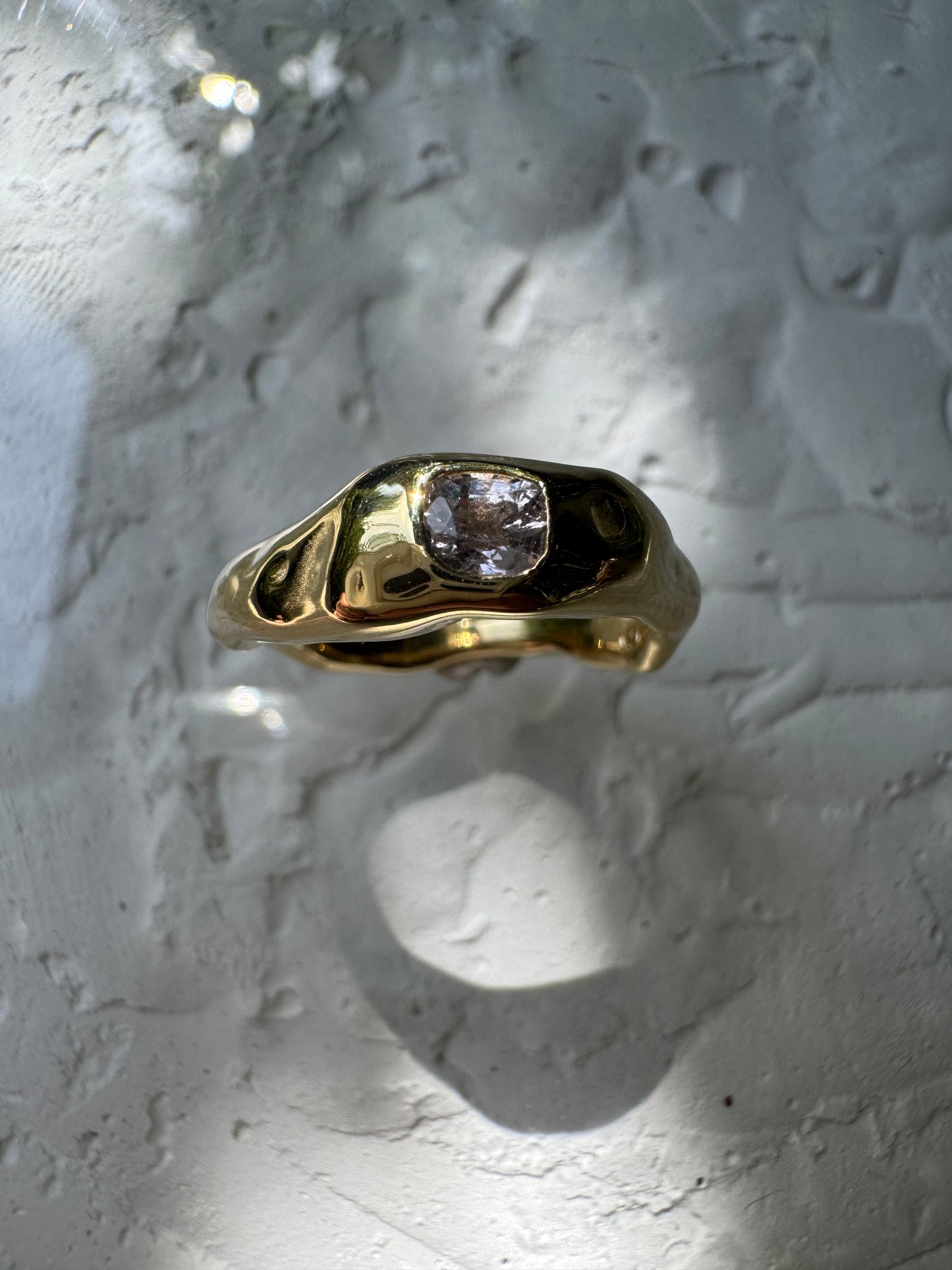 WHITE SPINEL