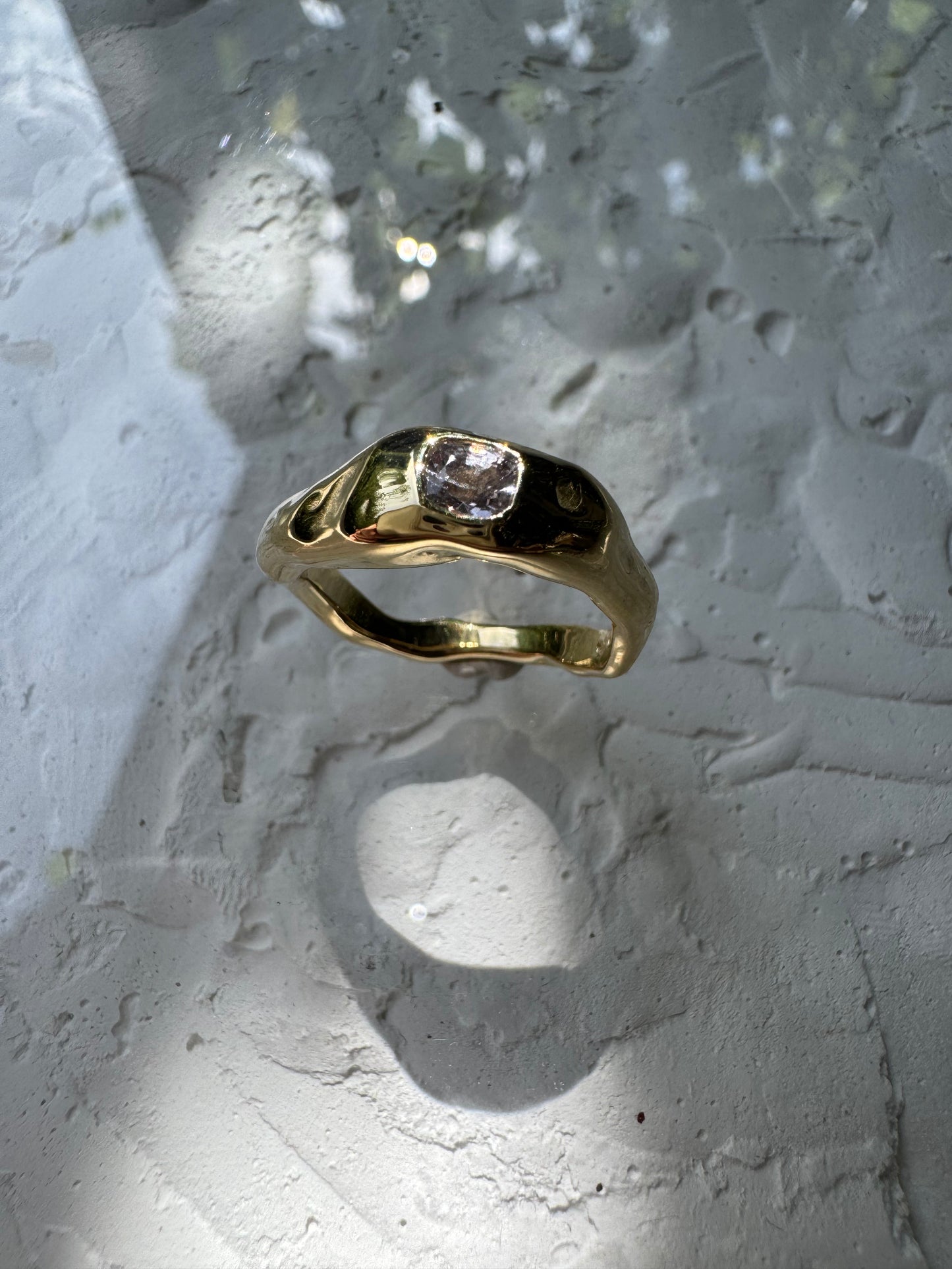 WHITE SPINEL