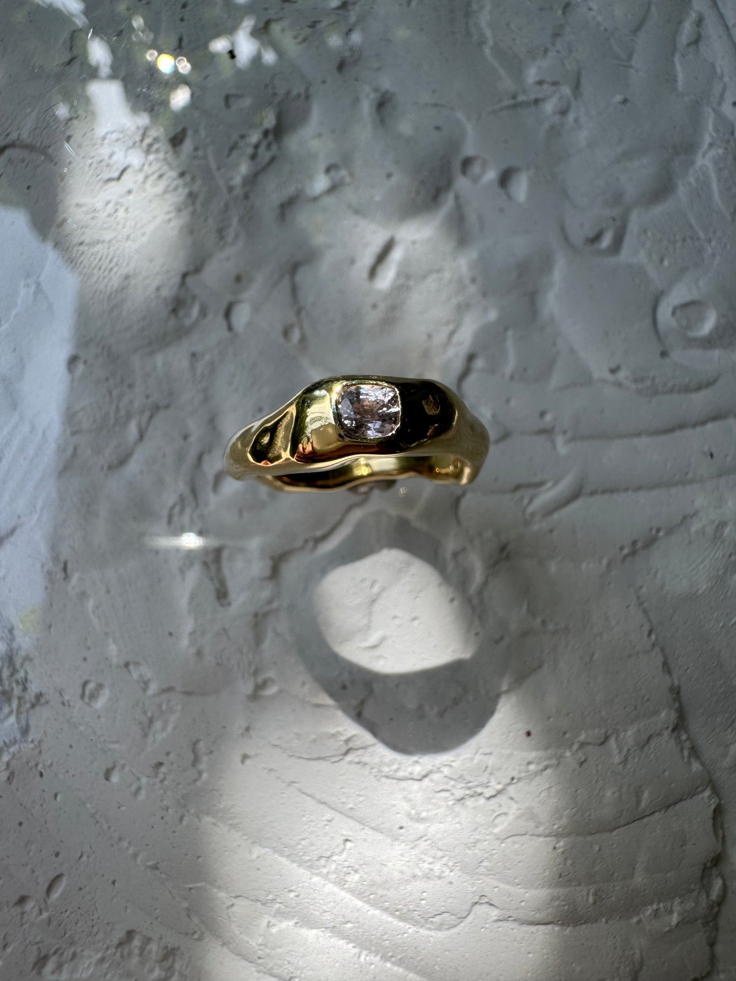 WHITE SPINEL
