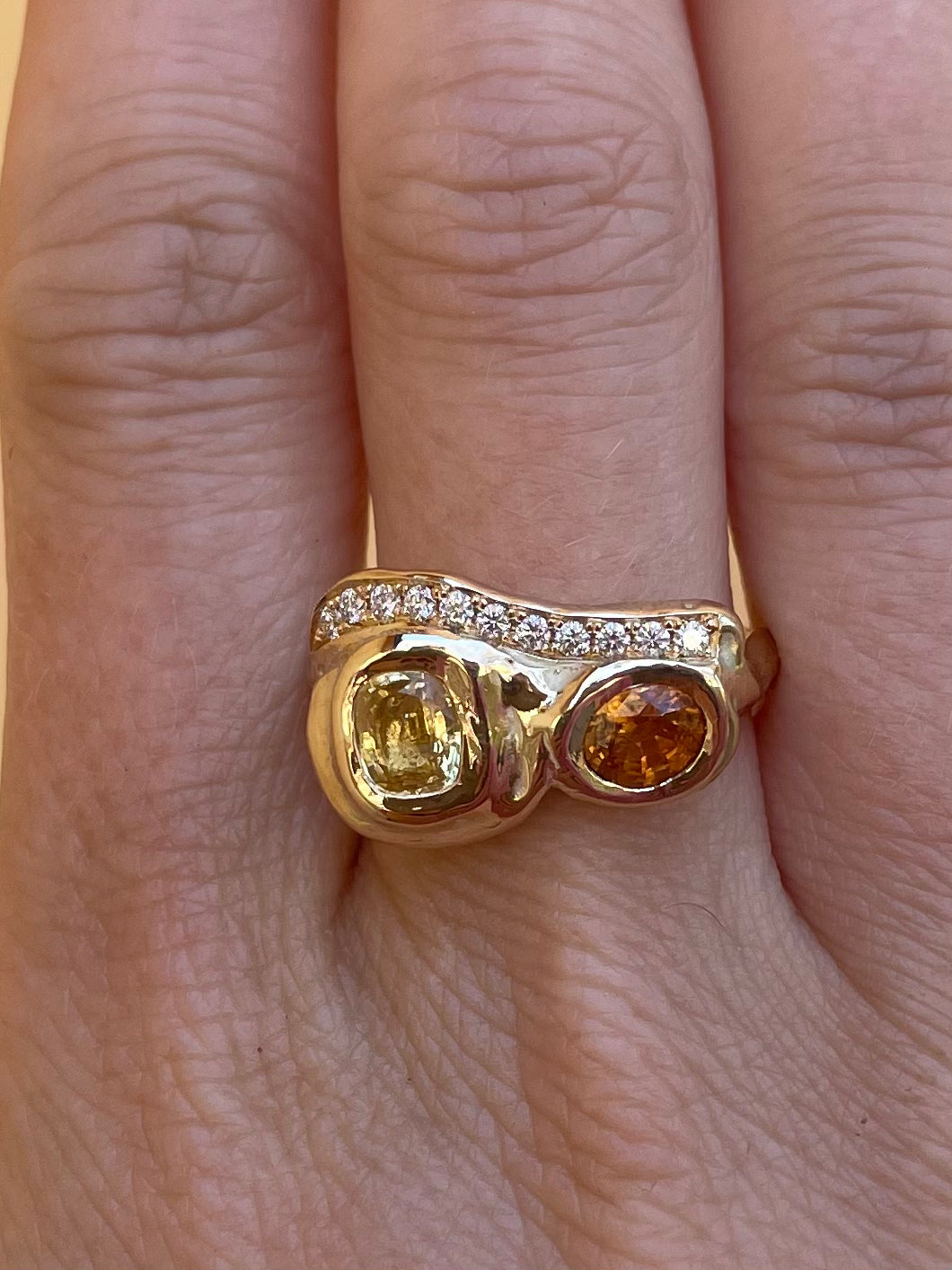 SAPPHIRE / SPESSARTITE / DIAMONDS