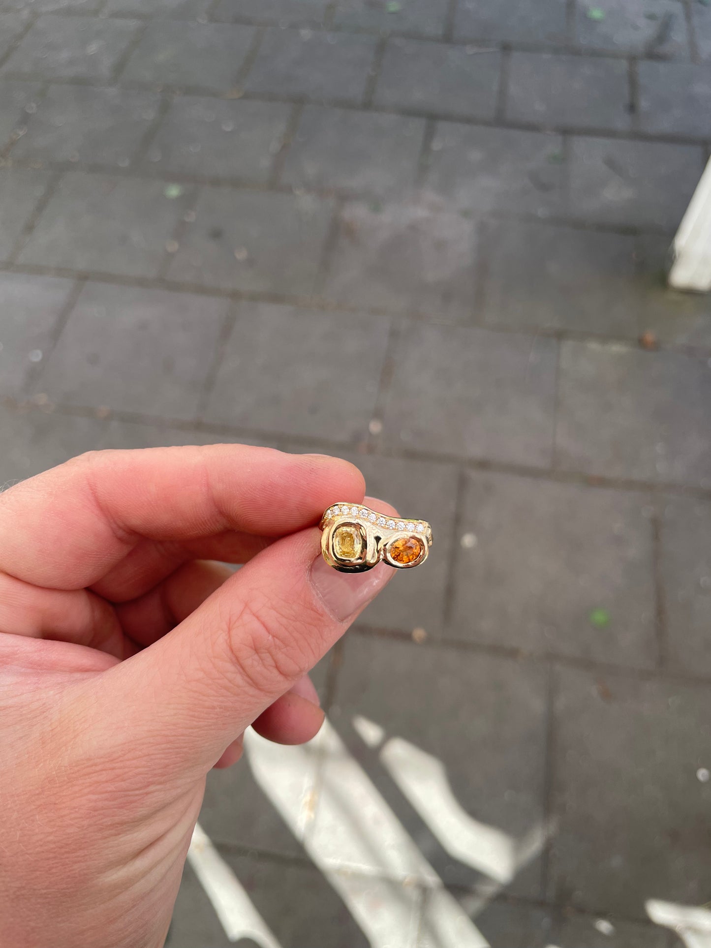 SAPPHIRE / SPESSARTITE / DIAMONDS