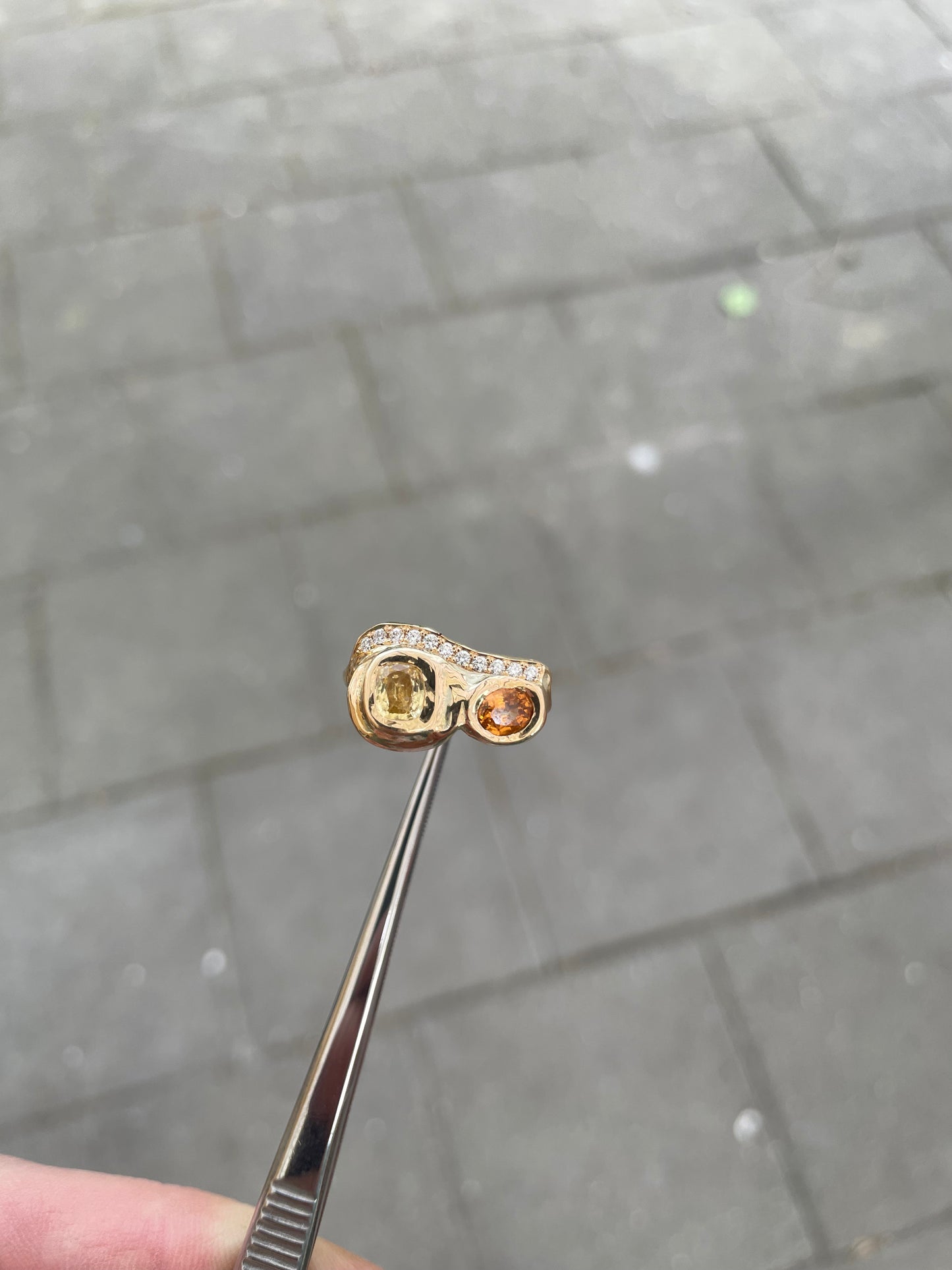SAPPHIRE / SPESSARTITE / DIAMONDS